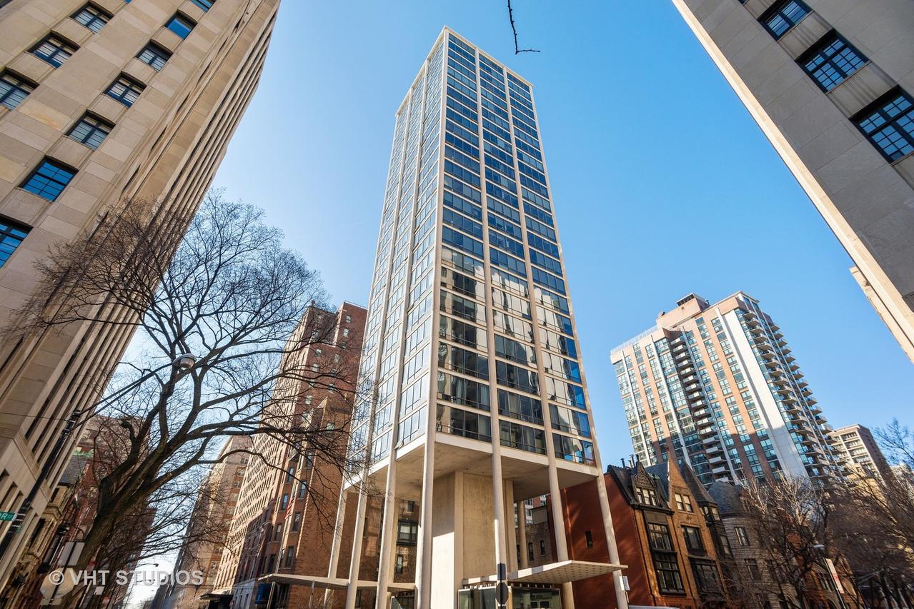 1300 N Astor St. #7C, Chicago, IL 60610