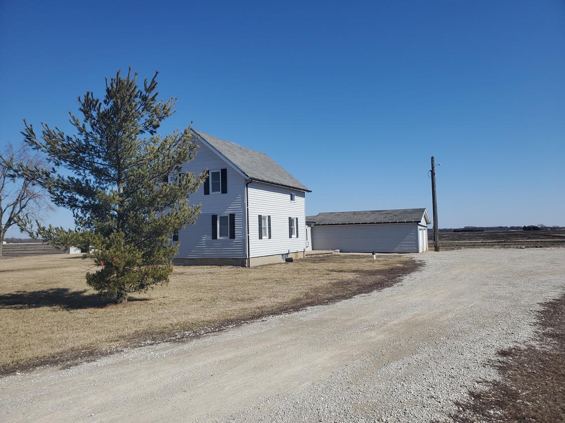 6602 N 2800 East Rd., Forrest, IL 61741