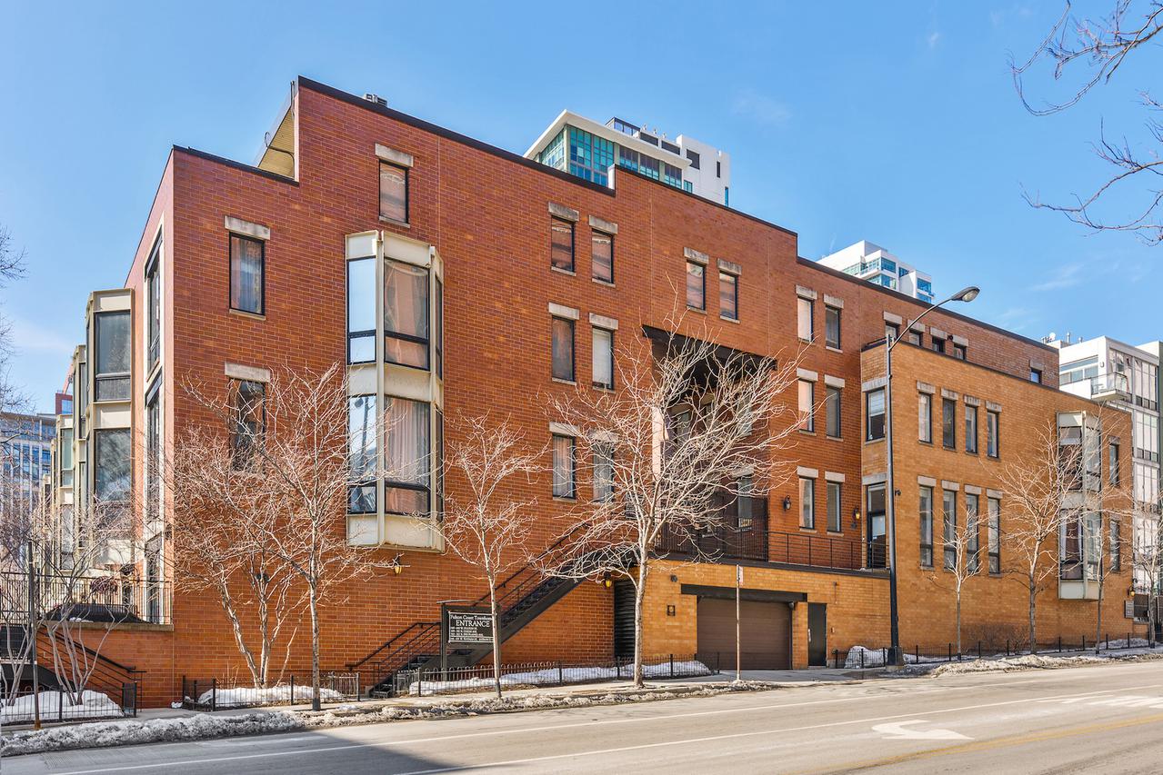 310 N Desplaines St. #B, Chicago, IL 60661