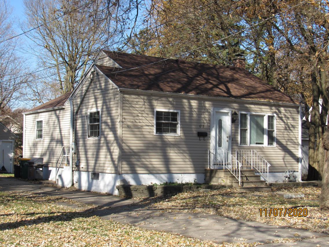 613 S 5th St., Dekalb, IL 60115