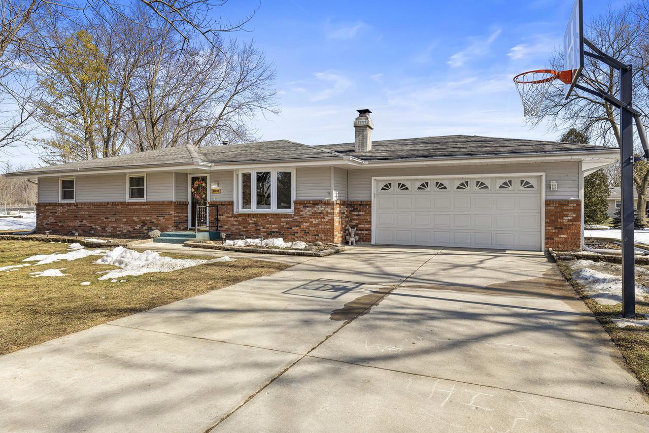 10895 Branding Iron Ln., Roscoe, IL 61073