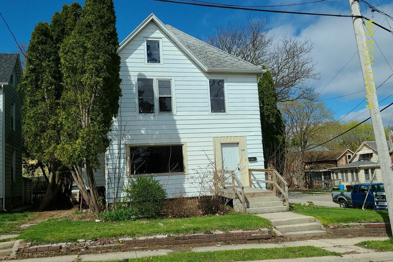 124 N Green Ave., Freeport, IL 61032