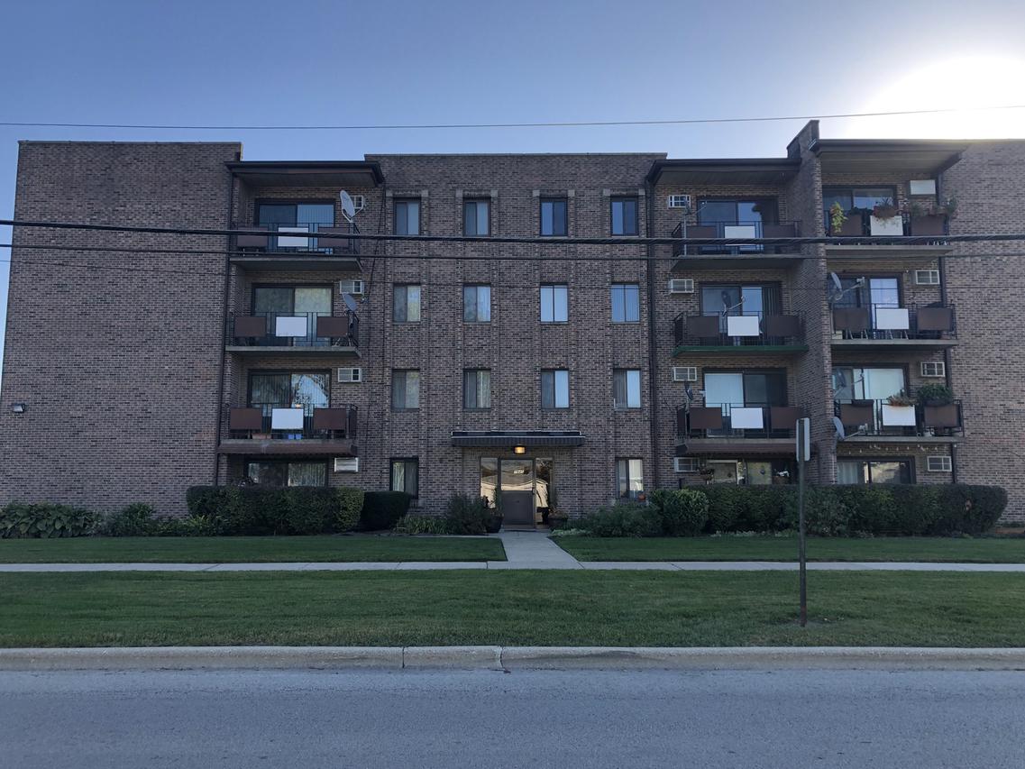 7945 S Oketo Ave. #404, Bridgeview, IL 60455