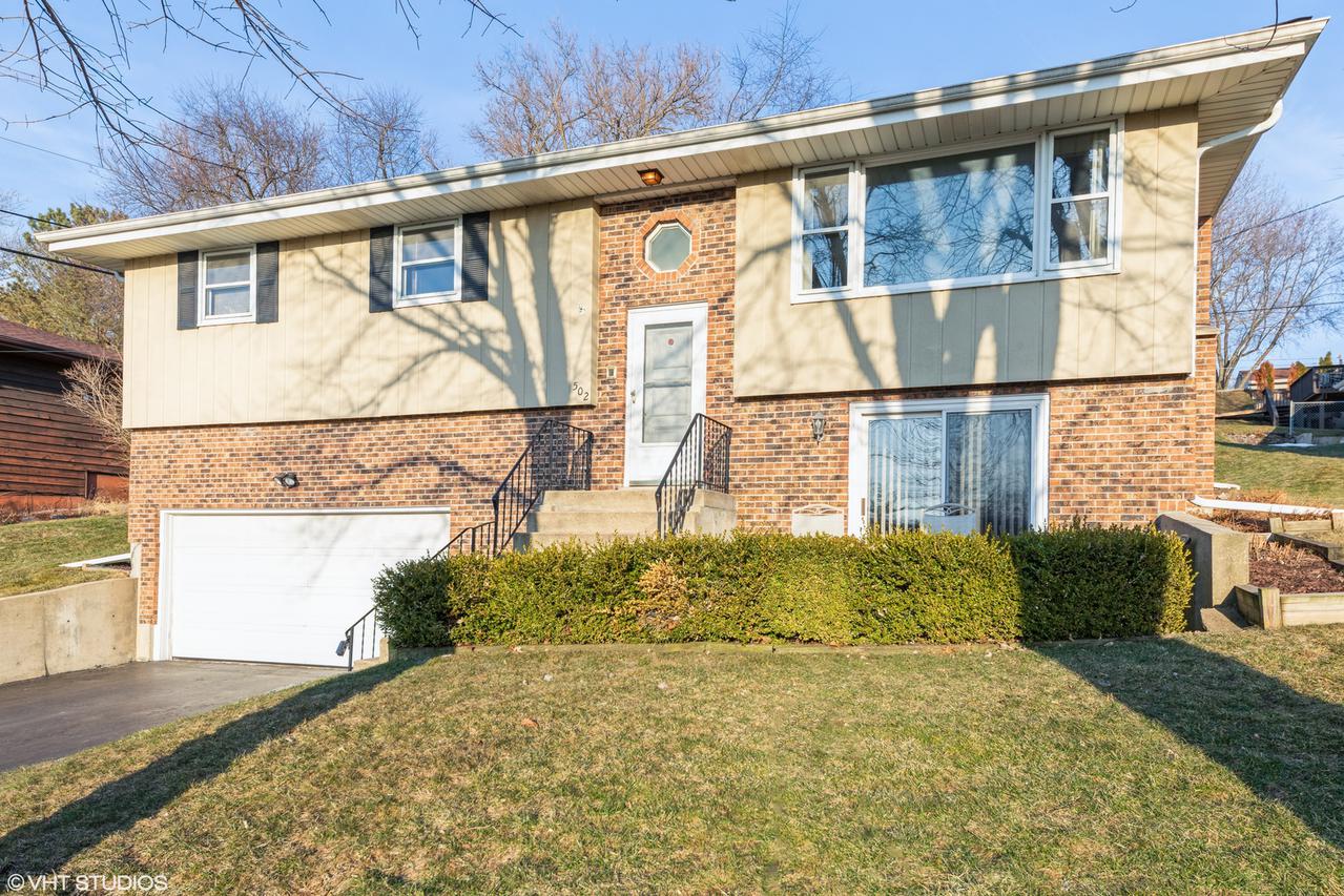 502 Huron Tr., Lake In The Hills, IL 60156