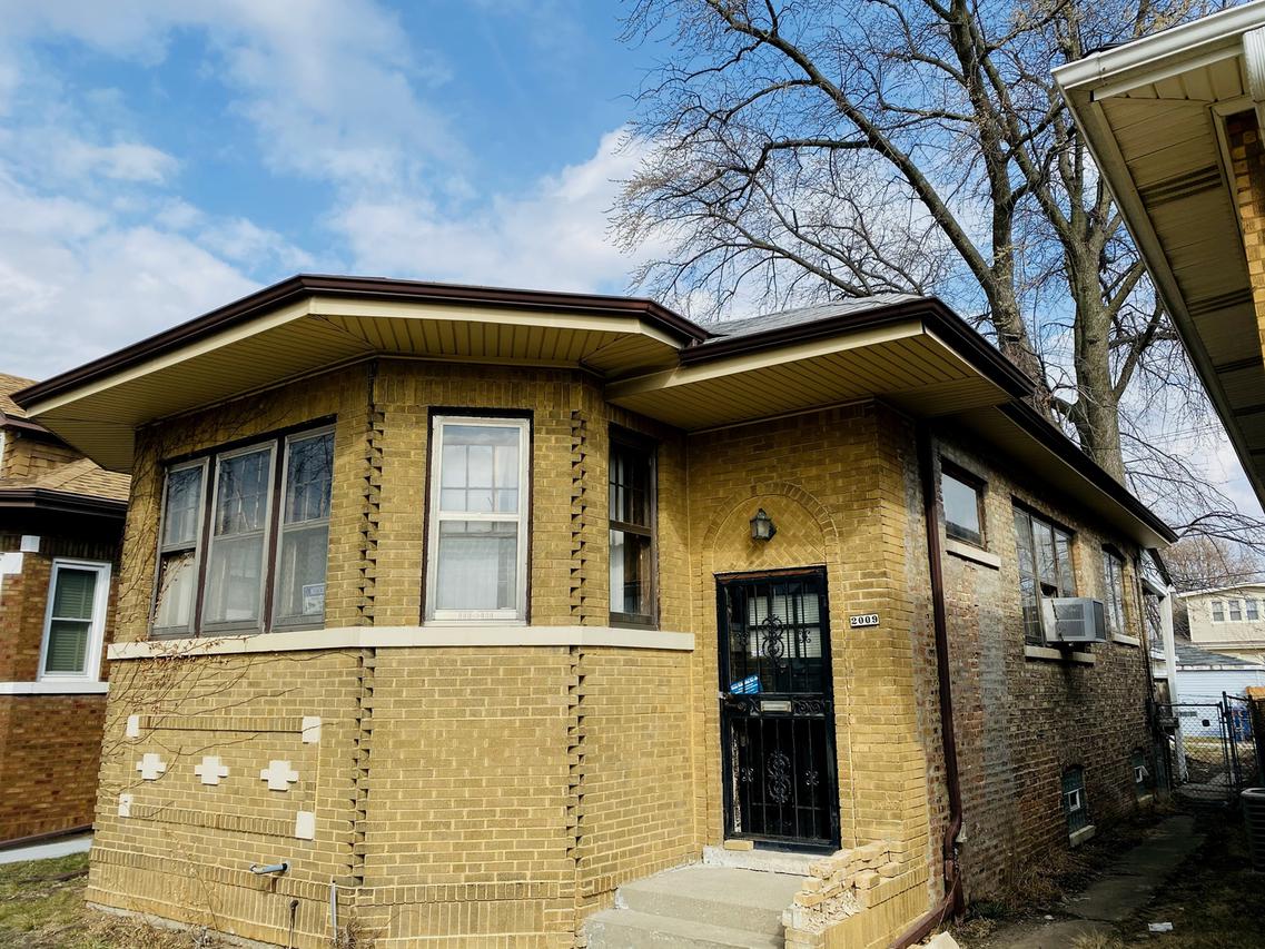 2009 S 10th Ave., Maywood, IL 60153