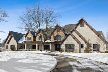 64 Baybrook Ln., Oak Brook, IL 60523