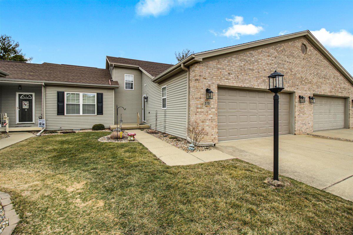 519 Stonecrest Dr., Savoy, IL 61874