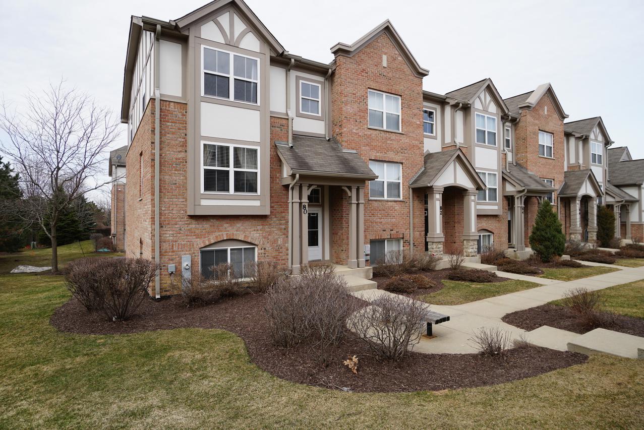 80 Rosehall Dr., Lake Zurich, IL 60047