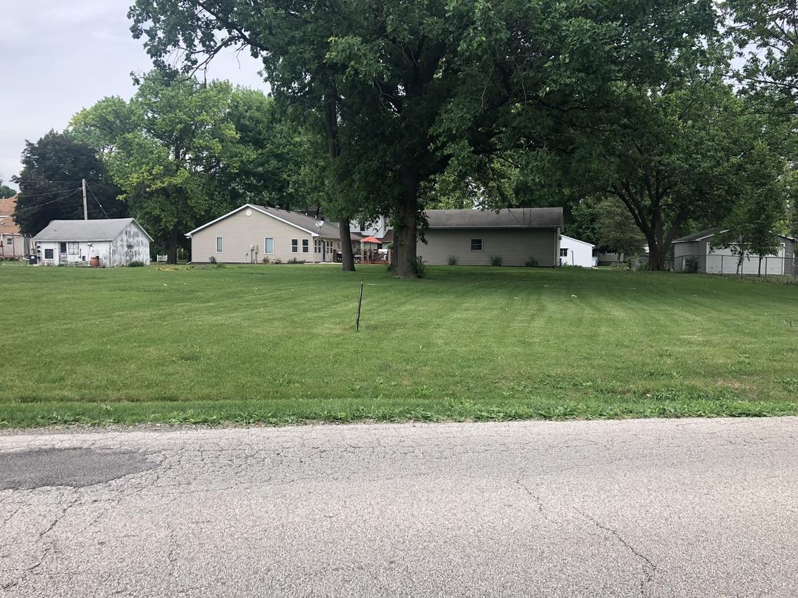 304 E Main St., Tolono, IL 61880
