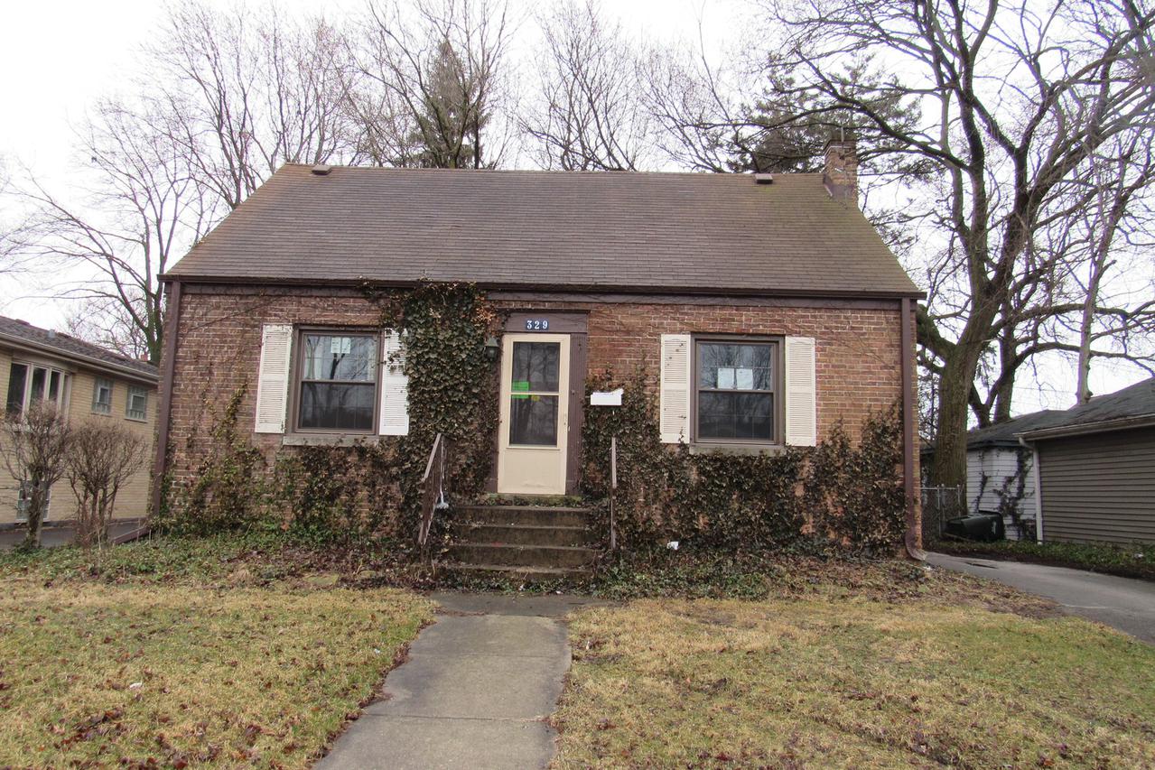 329 E Quincy St., Riverside, IL 60546