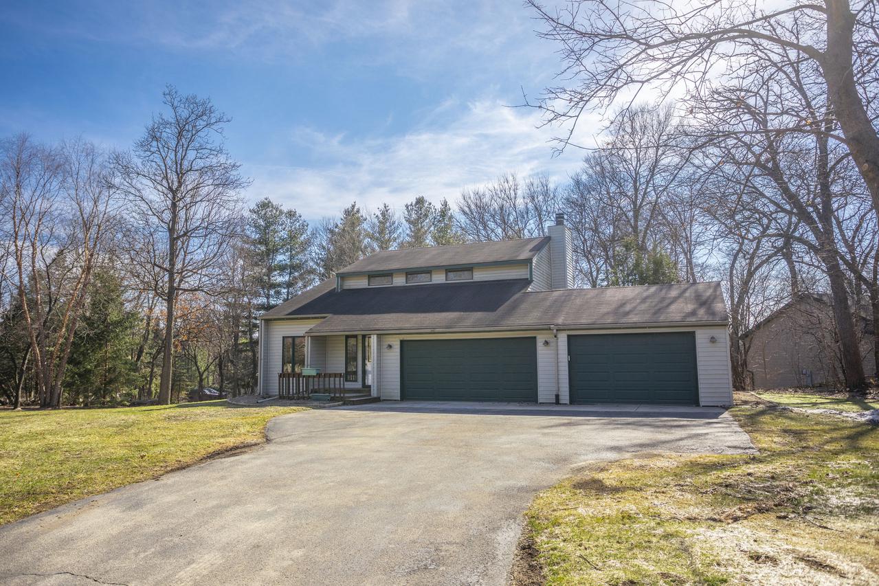 13752 Briarwood Ln., Roscoe, IL 61073