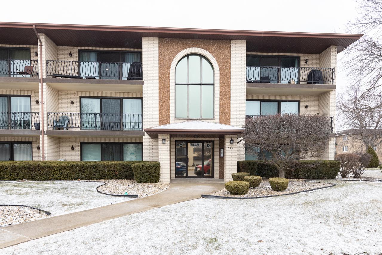 7448 Ponderosa Ct. #2D, Orland Park, IL 60462