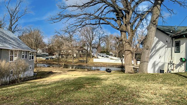 18 S. York St., Fox Lake, IL 60020