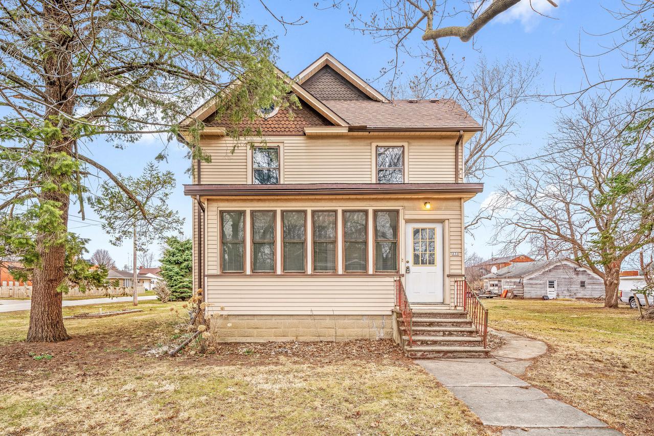 230 S Gage St., Somonauk, IL 60552