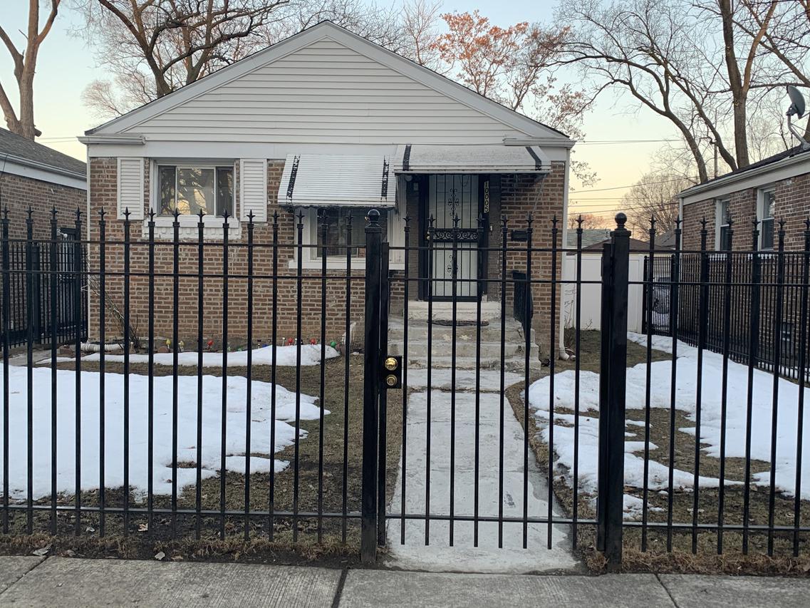 10005 S Calhoun Ave., Chicago, IL 60617