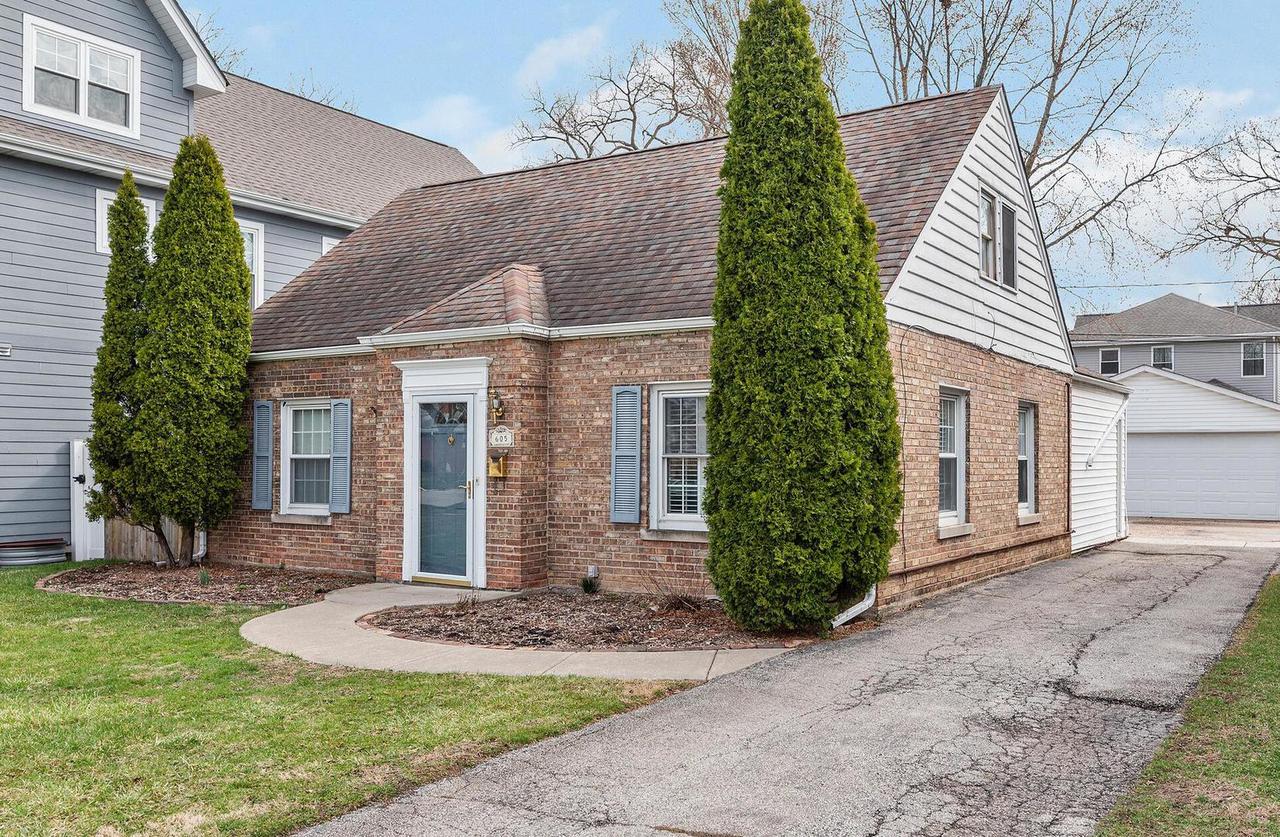 605 8th Ave., La Grange, IL 60525