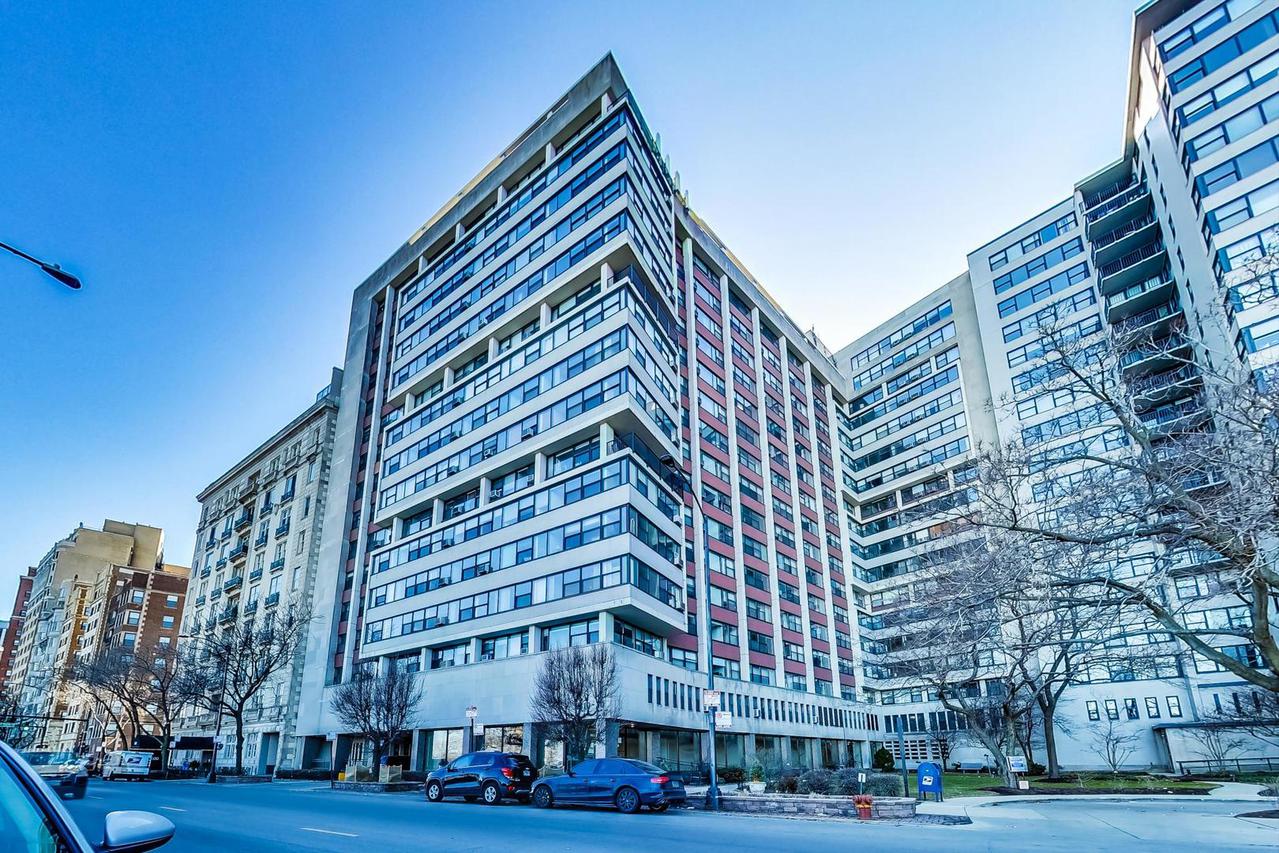 3410 N Lake Shore Dr. #12K, Chicago, IL 60657