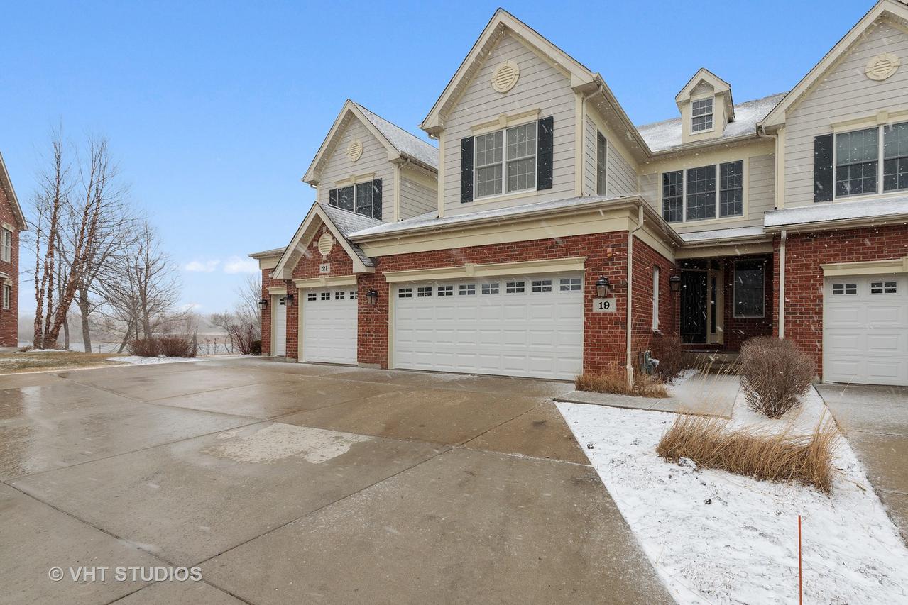 19 Harborside Way, Hawthorn Woods, IL 60047