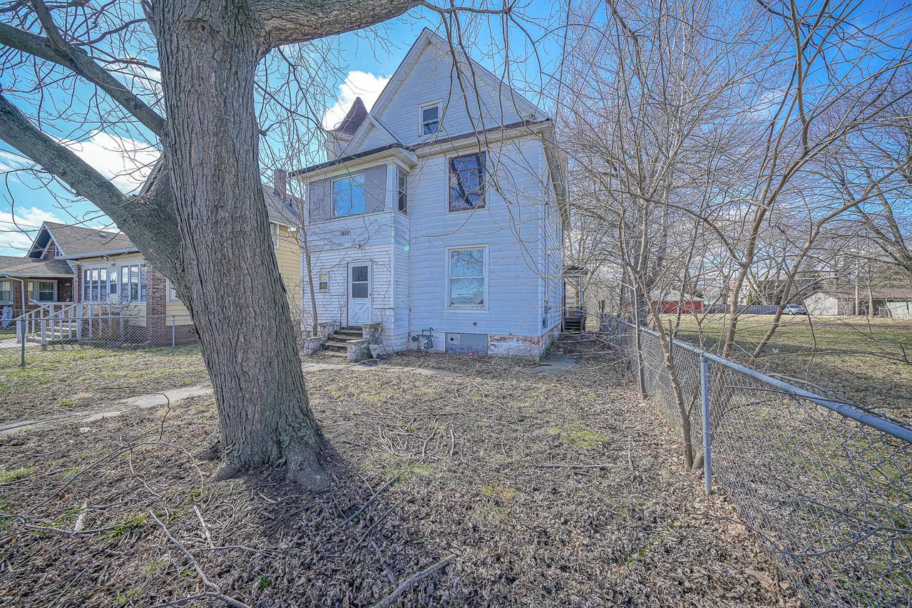 1401 10th St., Rockford, IL 61104