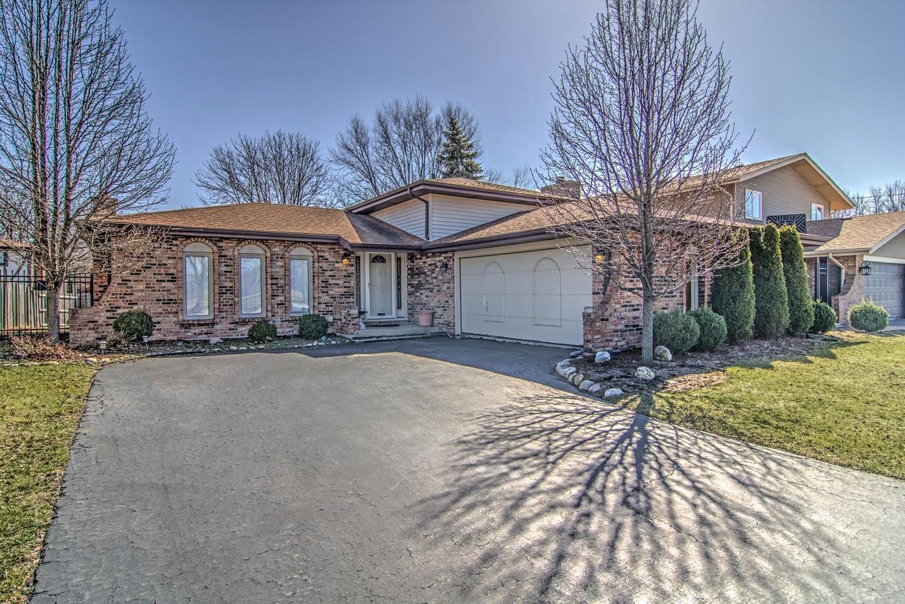 18555 Olde Farm Rd., Lansing, IL 60438