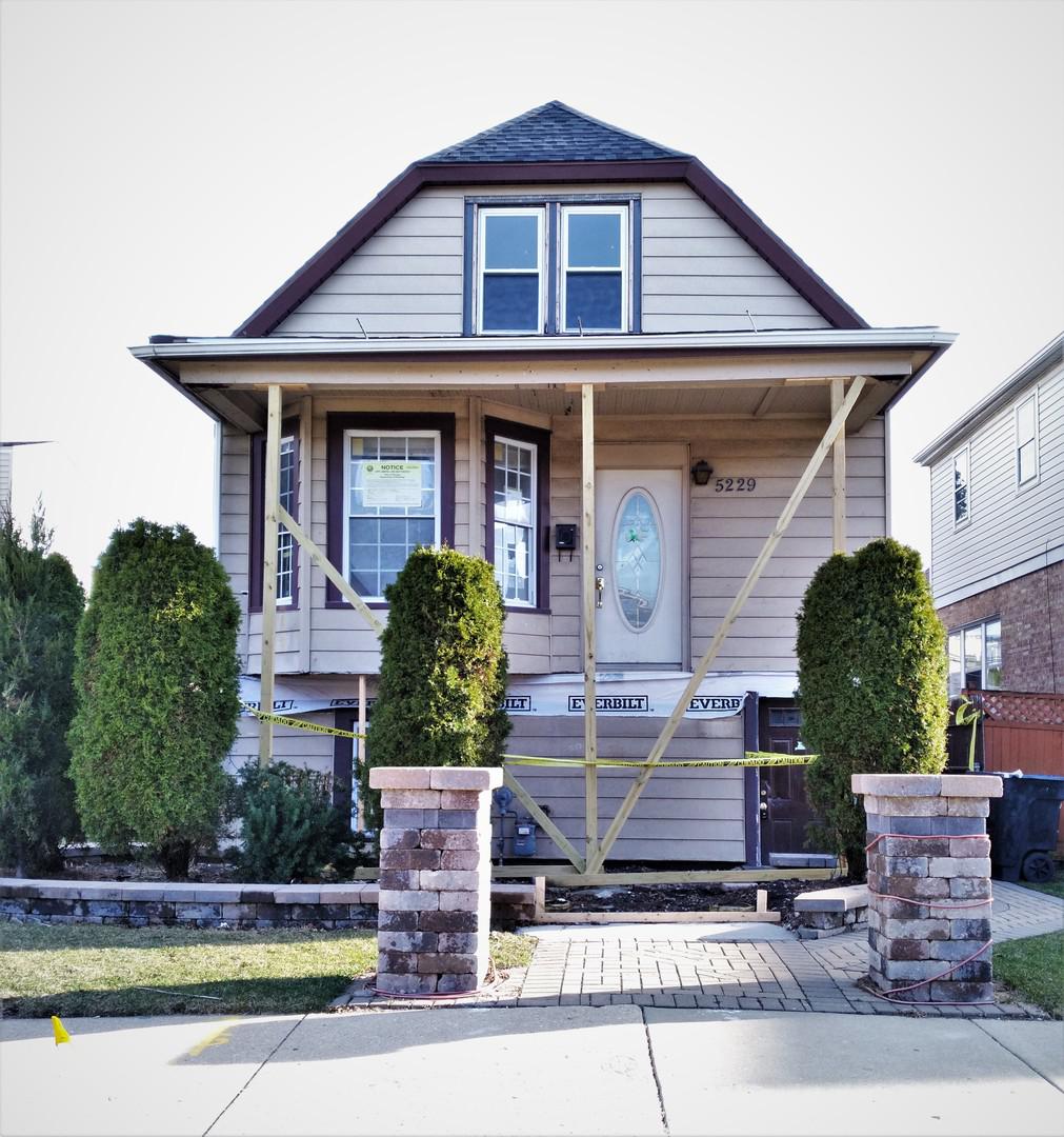 5229 W Eddy St., Chicago, IL 60641