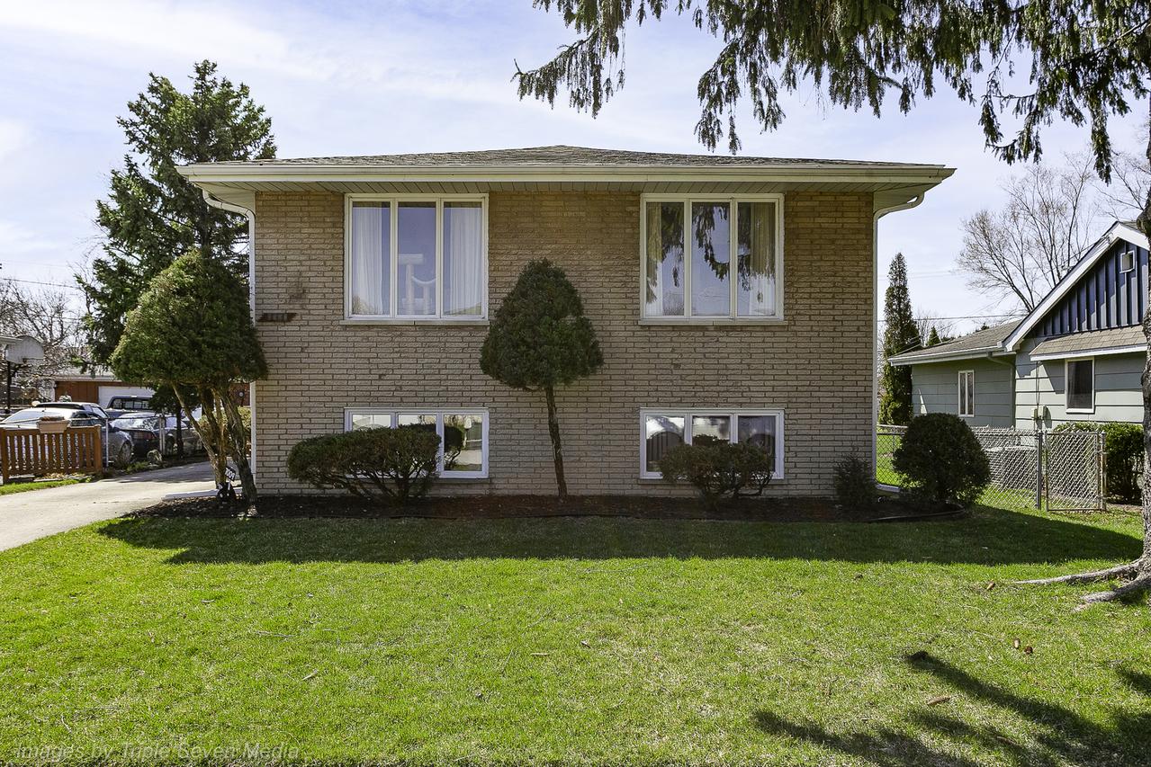7009 W 96th St., Oak Lawn, IL 60453