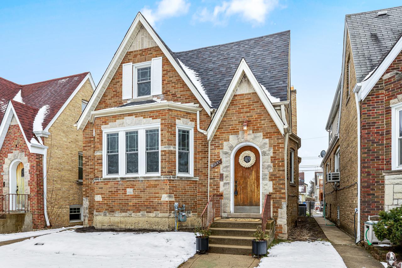 6205 W Berenice Ave., Chicago, IL 60634