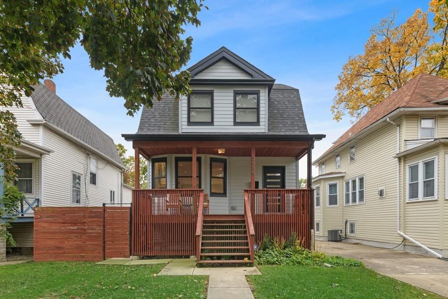 [Address Unavailable], Chicago, IL 60618