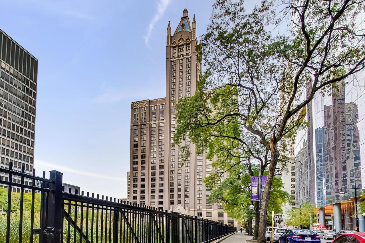 680 N Lake Shore Dr. #1316, Chicago, IL 60611