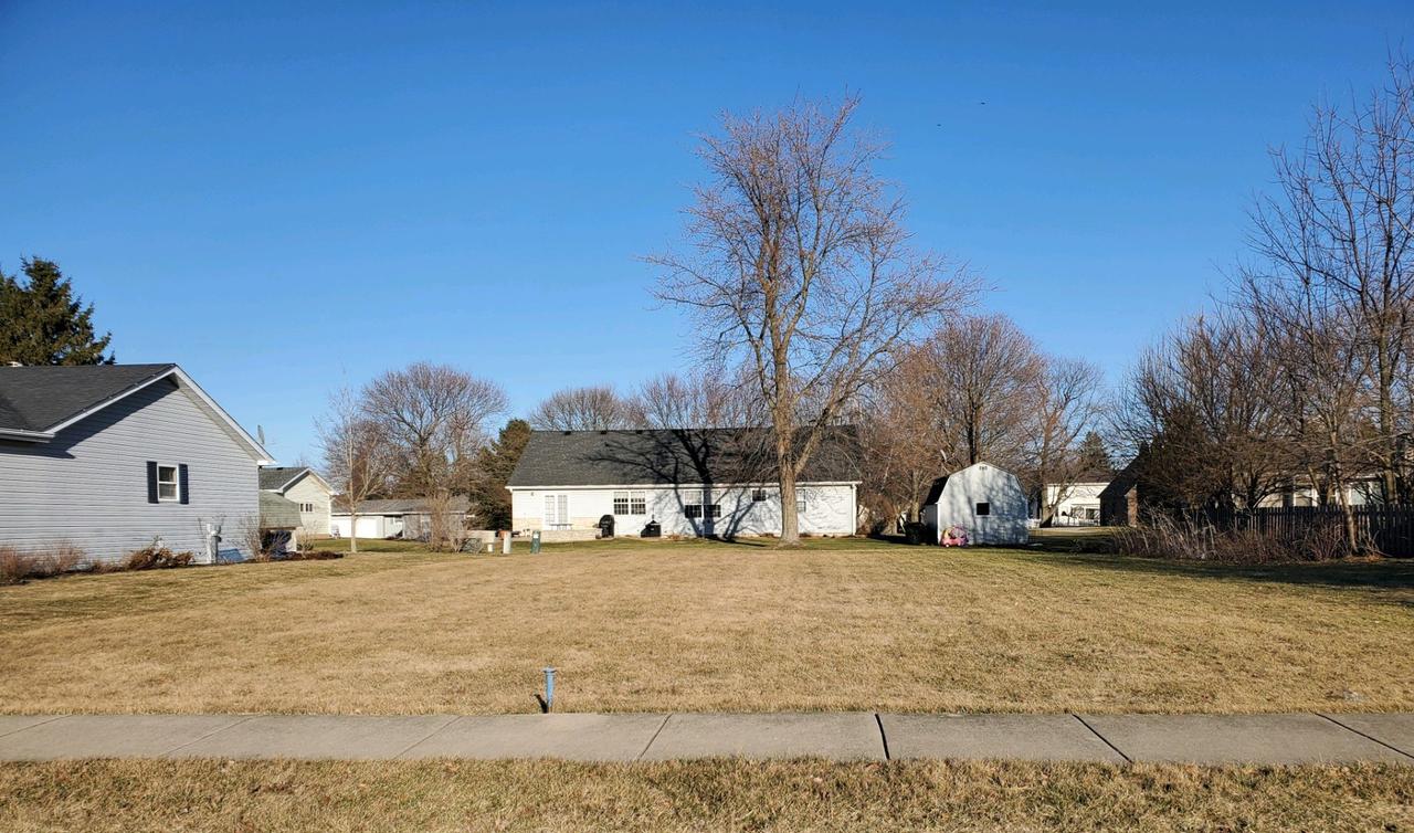 490 Dorothy Dr., Somonauk, IL 60552