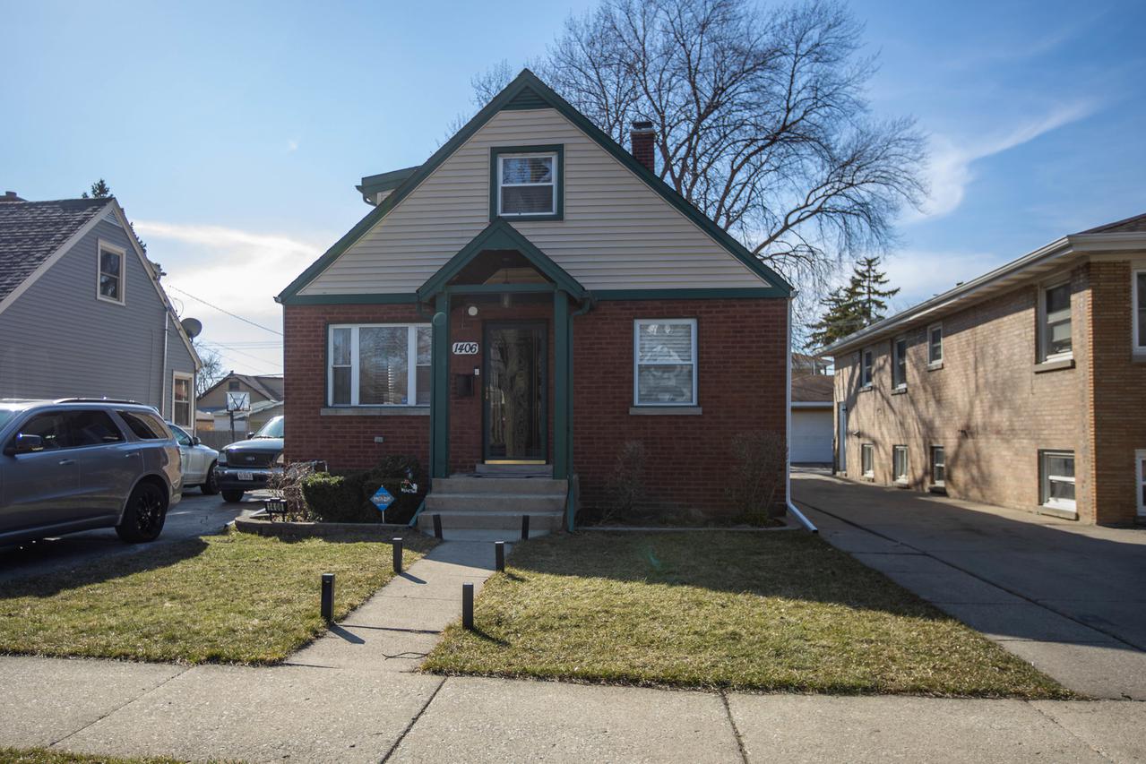 1406 N 35th Ave., Melrose Park, IL 60160