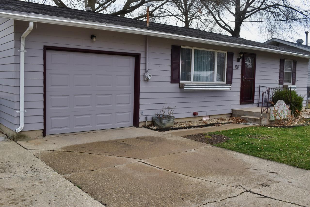 168 S Cash St., Seneca, IL 61360