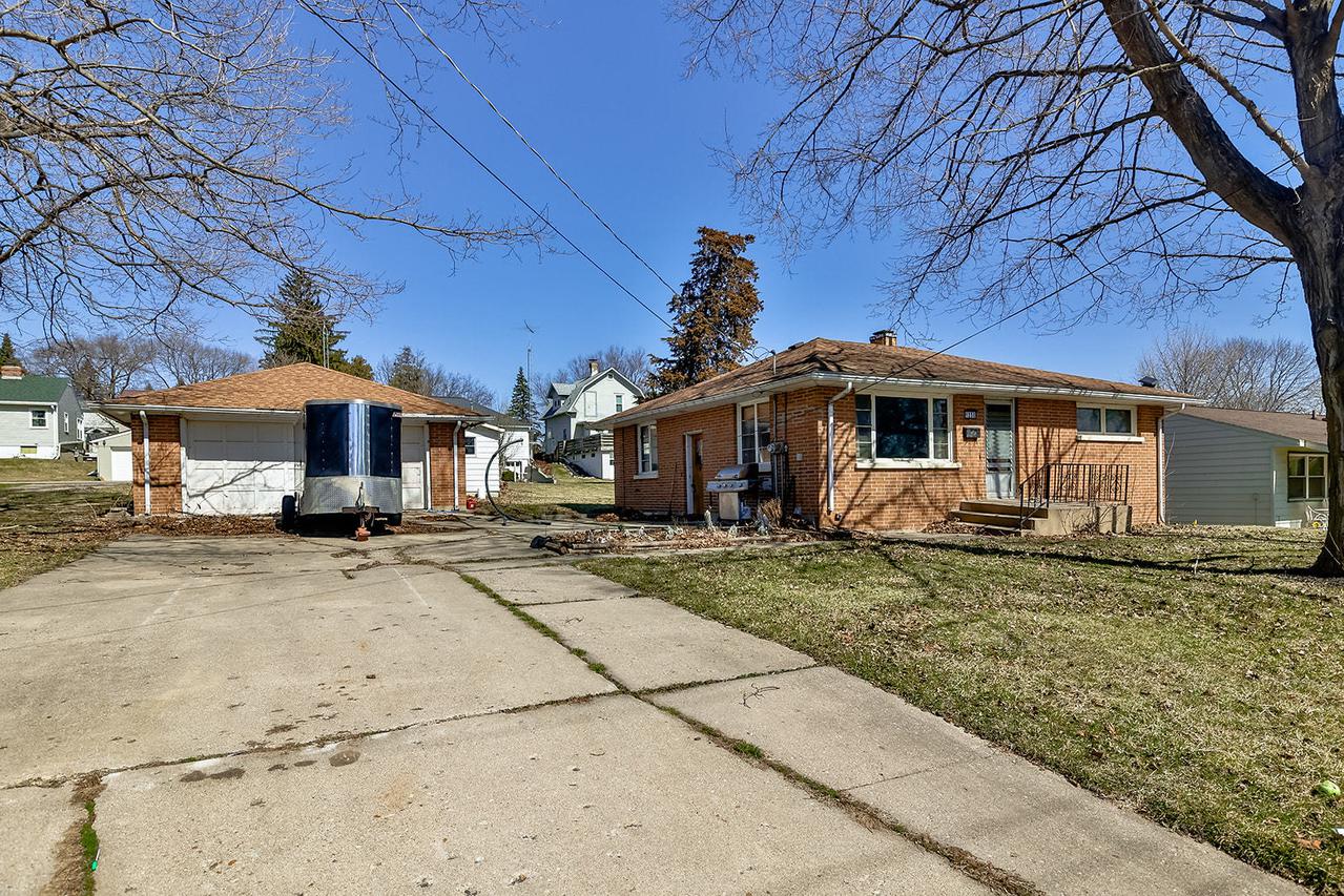 1250 W Palmer St., Freeport, IL 61032