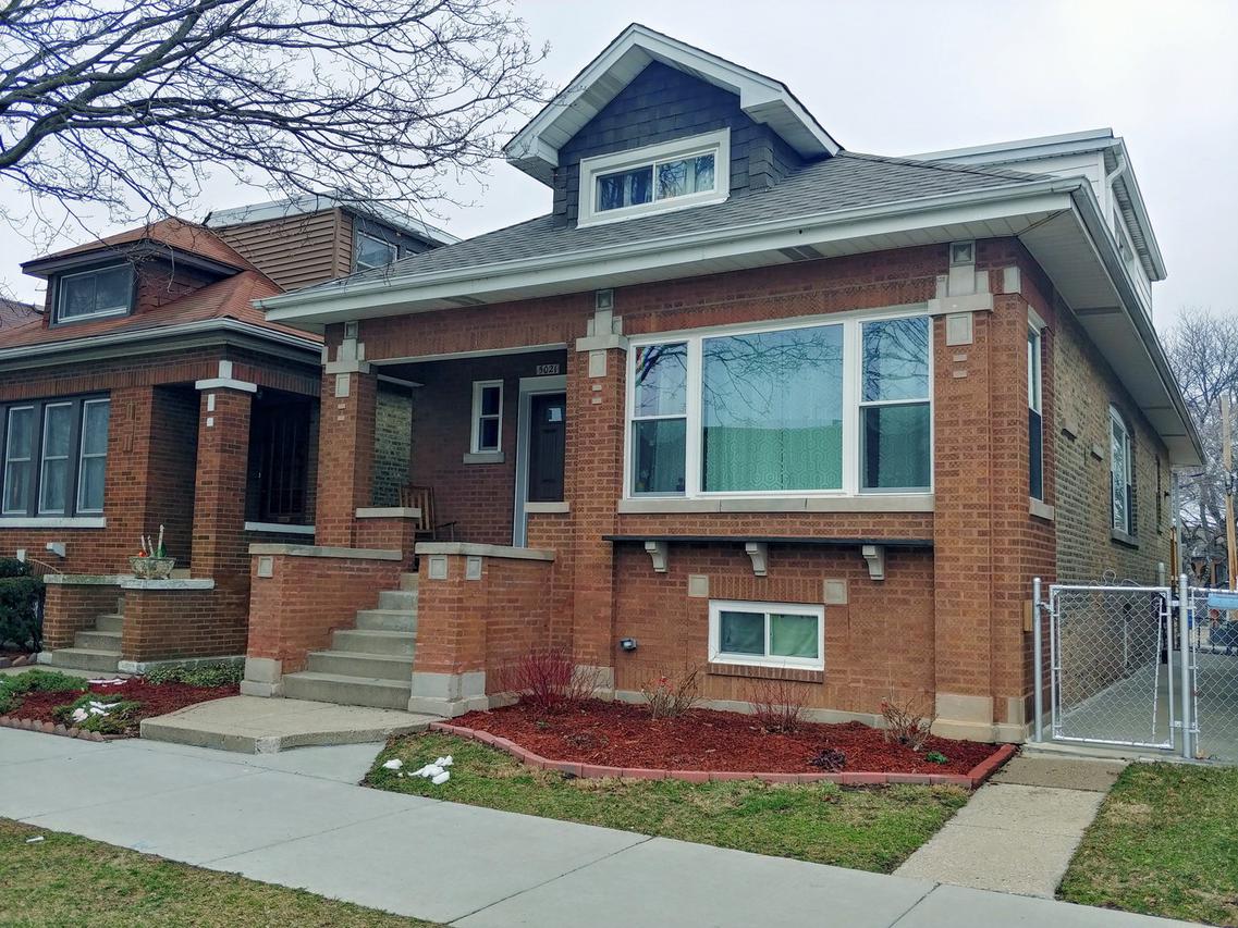 5021 N Kennison Ave., Chicago, IL 60630