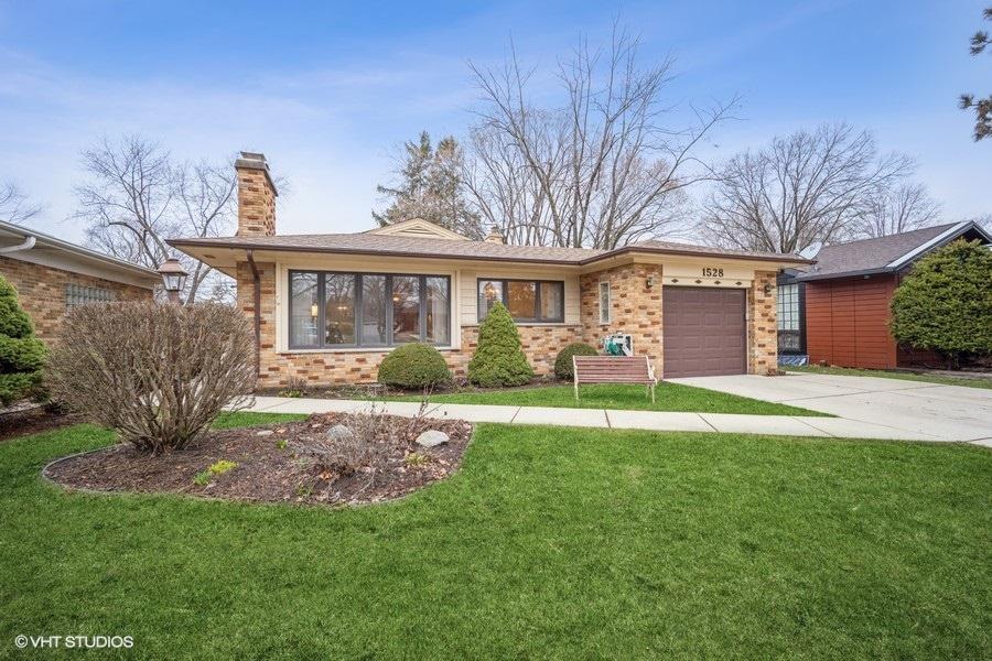 1528 Hoffman Ave., Park Ridge, IL 60068