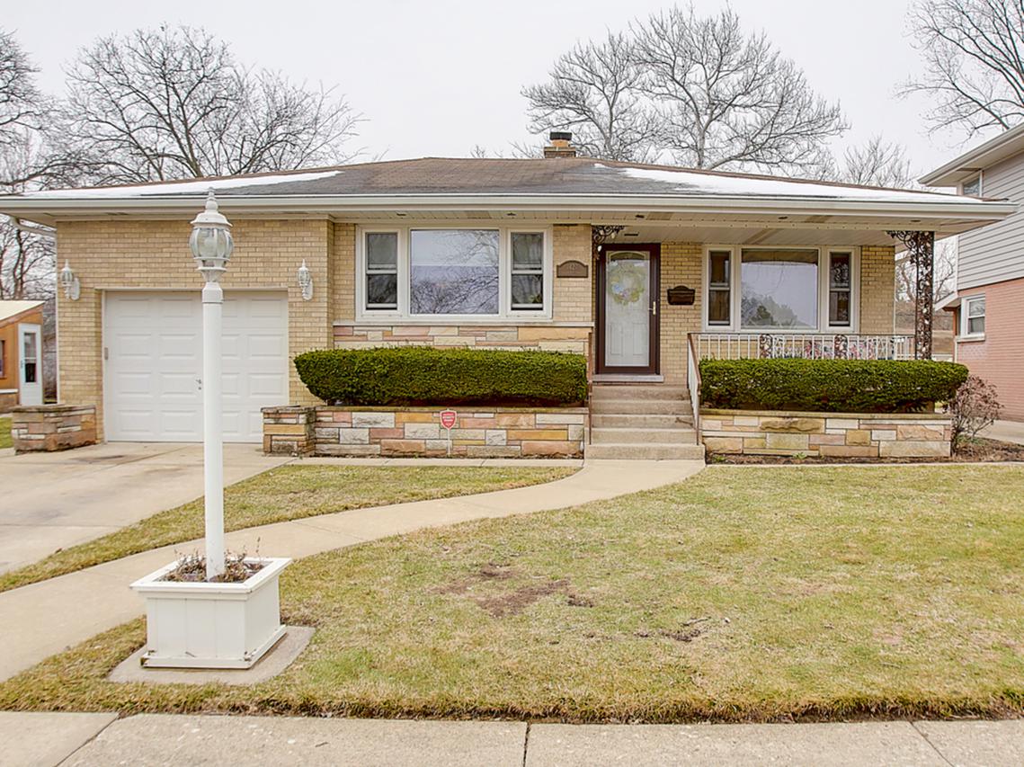 1427 Highridge Pkwy., Westchester, IL 60154
