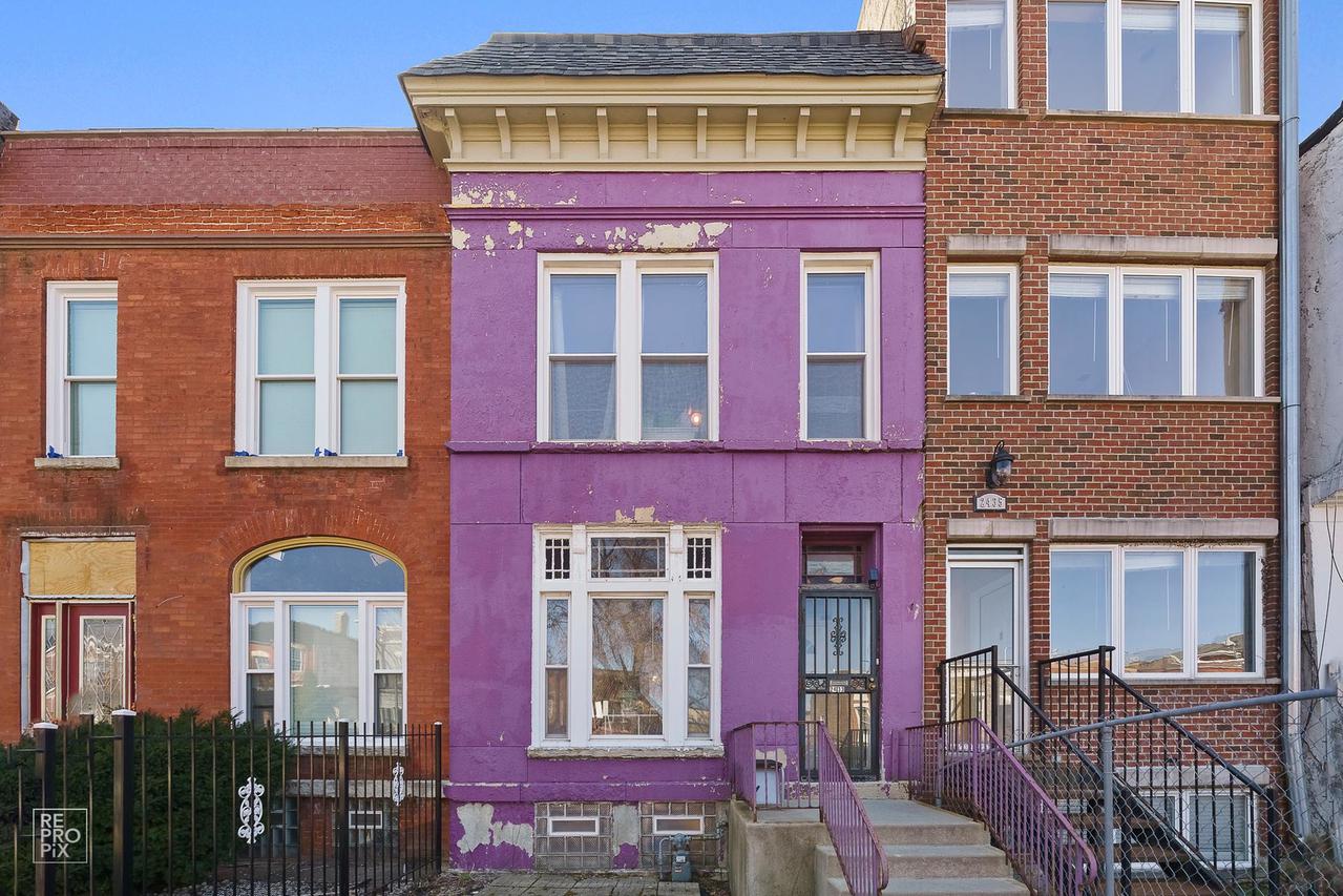 2433 W Grenshaw St., Chicago, IL 60612