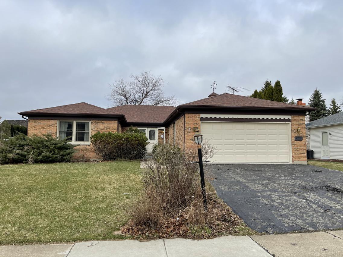 571 Cortland Dr., Lake Zurich, IL 60047