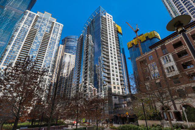 201 N Westshore Dr. #2208, Chicago, IL 60601