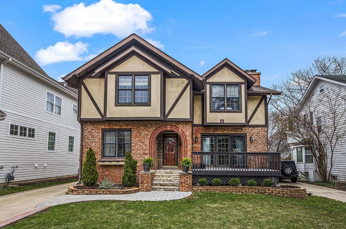 4607 Oakwood Ave., Downers Grove, IL 60515