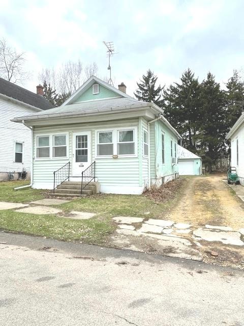 300 N Powell Ave., Freeport, IL 61032