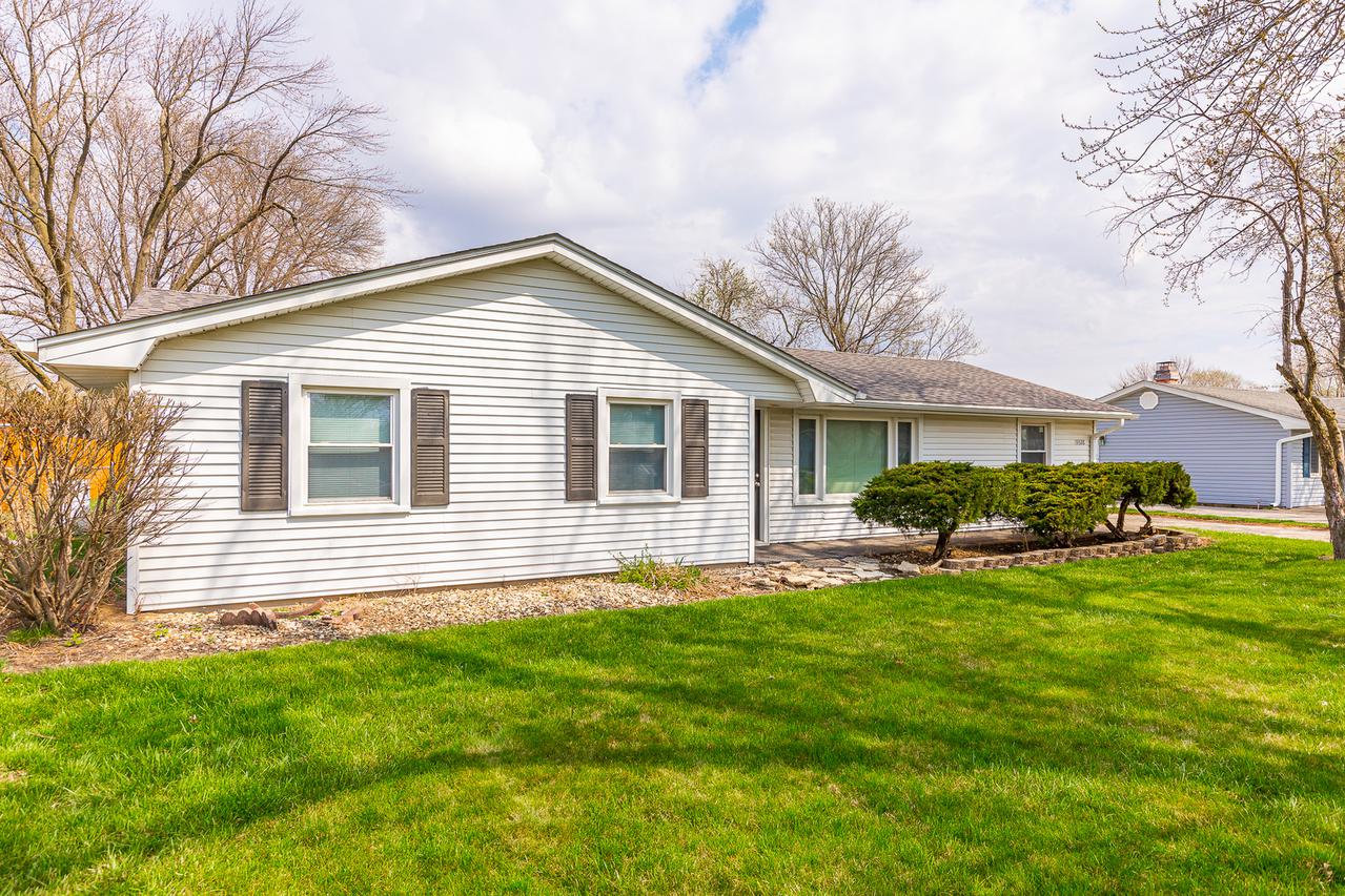 19328 John Kirkham Dr., Romeoville, IL 60446