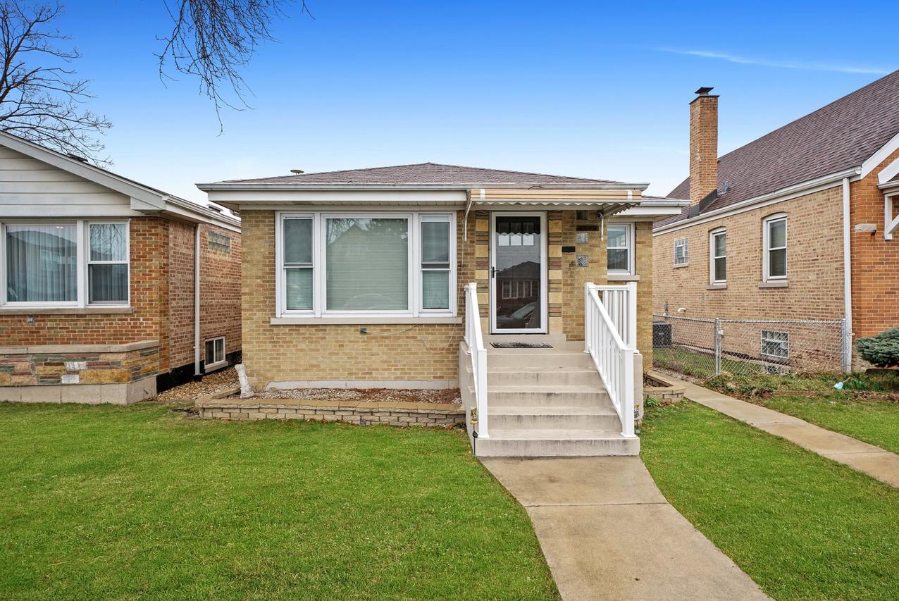 6220 W 55th St., Chicago, IL 60638