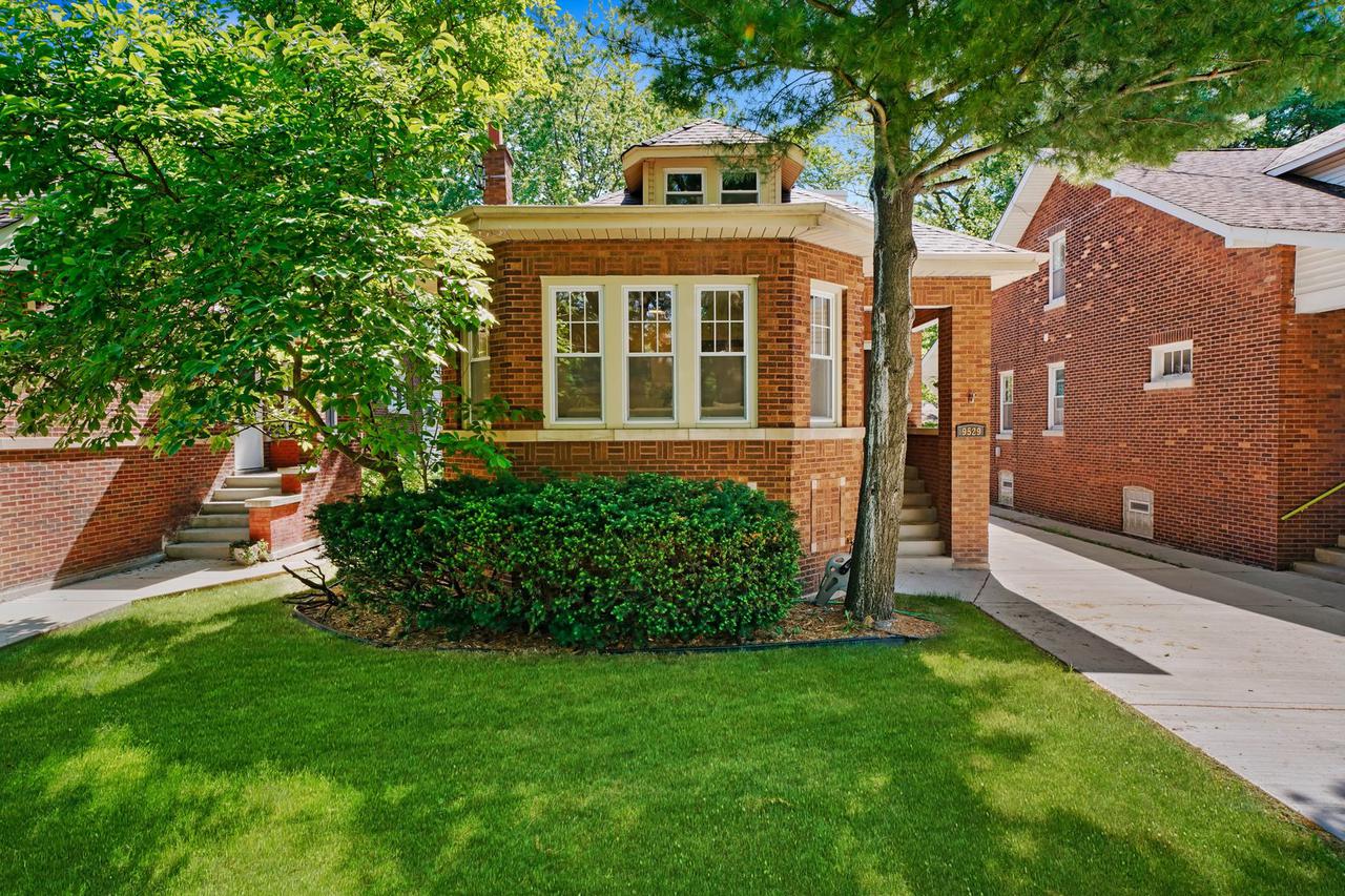 9529 S Leavitt St., Chicago, IL 60643