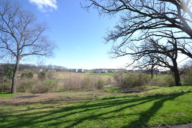 40W597 Old Mill Ct., Elgin, IL 60124