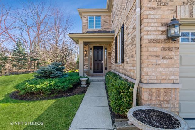 2253 Royal Ridge Dr., Northbrook, IL 60062