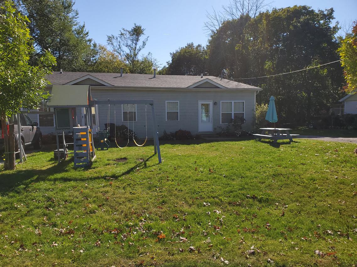 2721 Clearview Ave., Waukegan, IL 60085