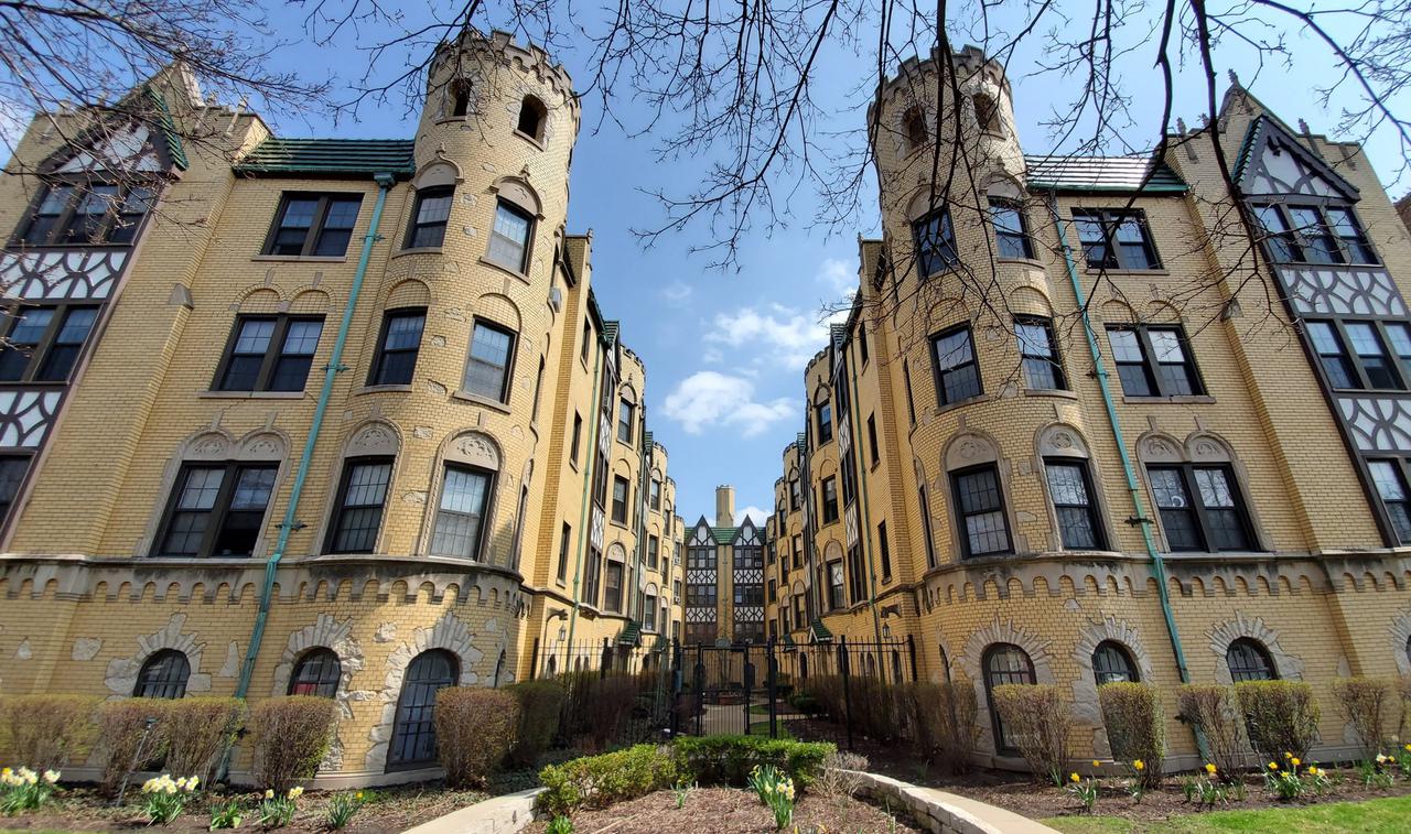 4215 N Kedvale Ave. #2K, Chicago, IL 60641