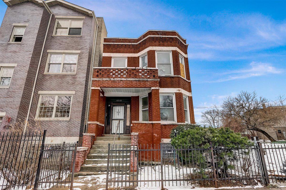 4141 W Gladys Ave., Chicago, IL 60624