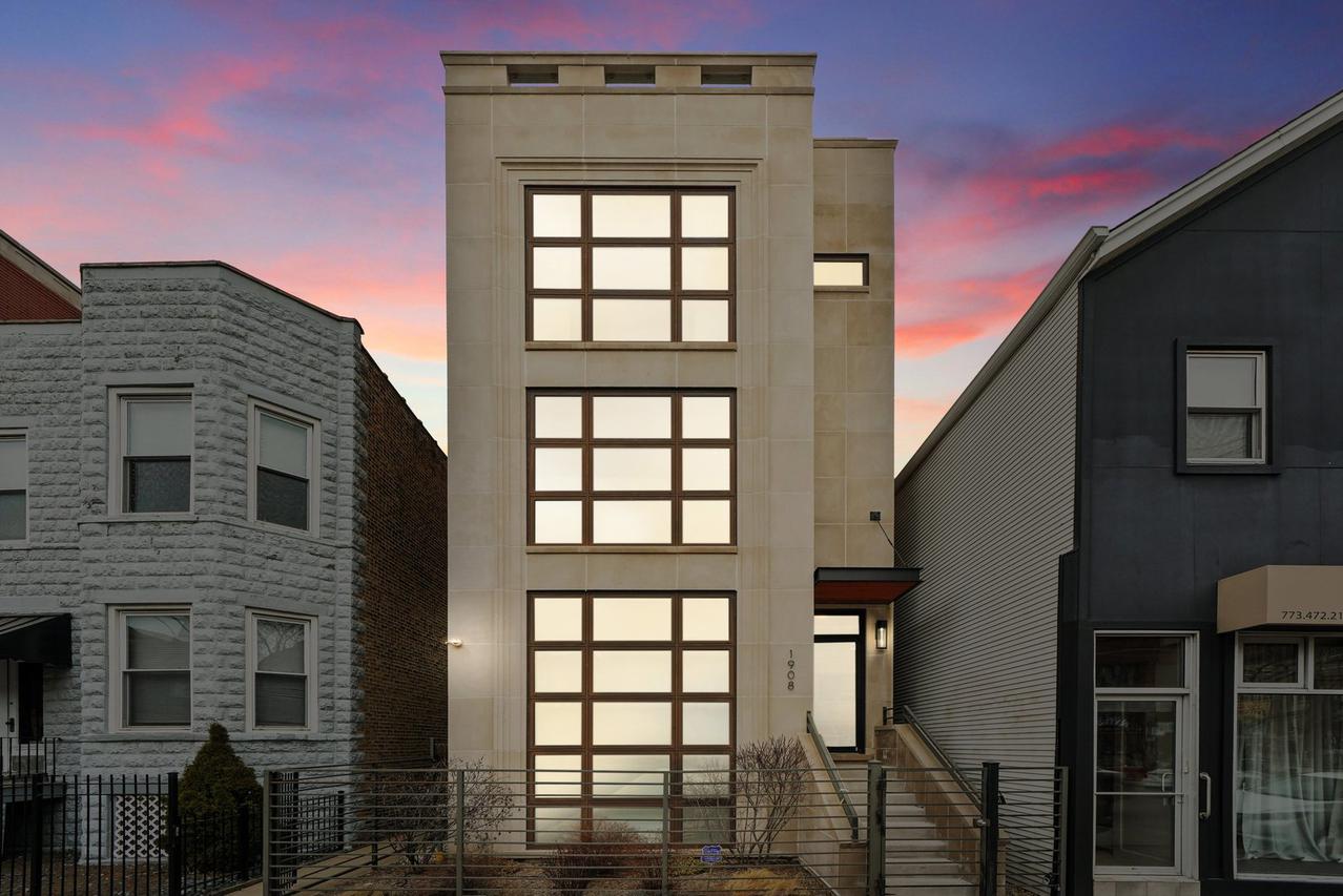 1908 W Belmont Ave. #3, Chicago, IL 60657